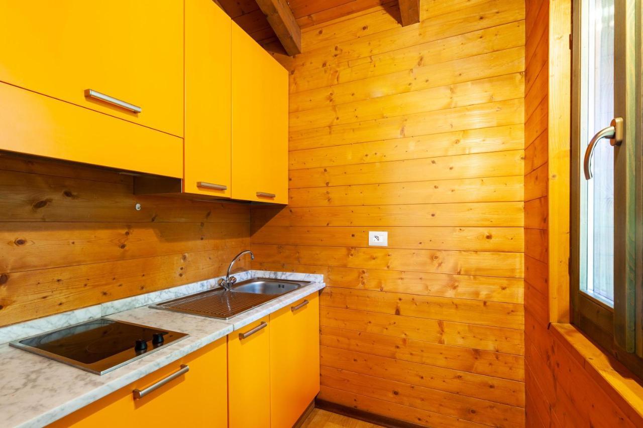 Villaggio Anemone - Chalet Mirtillo Capanne di Sillano ภายนอก รูปภาพ