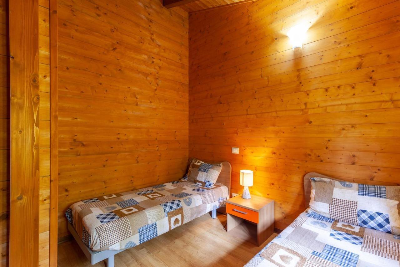 Villaggio Anemone - Chalet Mirtillo Capanne di Sillano ภายนอก รูปภาพ