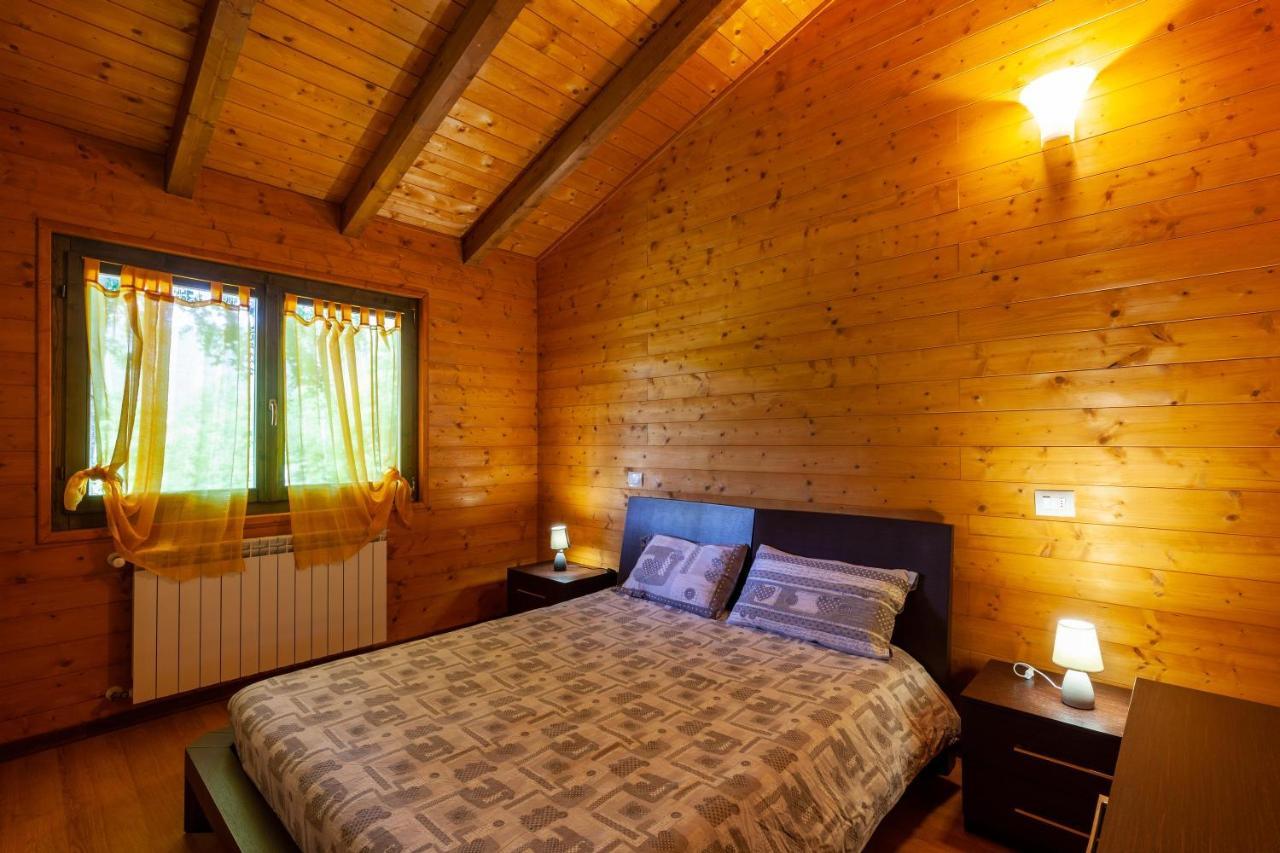 Villaggio Anemone - Chalet Mirtillo Capanne di Sillano ภายนอก รูปภาพ